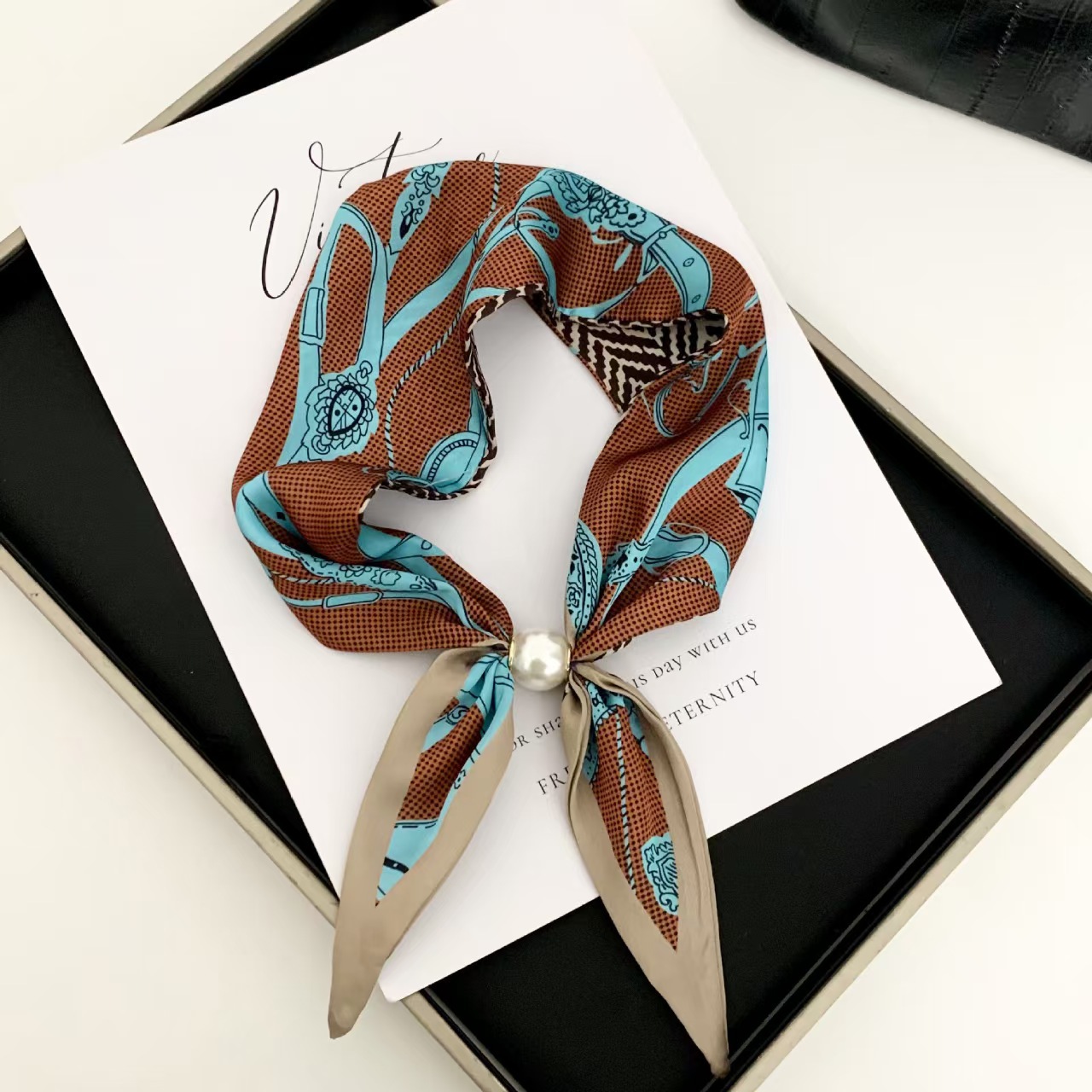 Korean Style Elegant Pearl Mag - Face Scarf Mask recension och pris